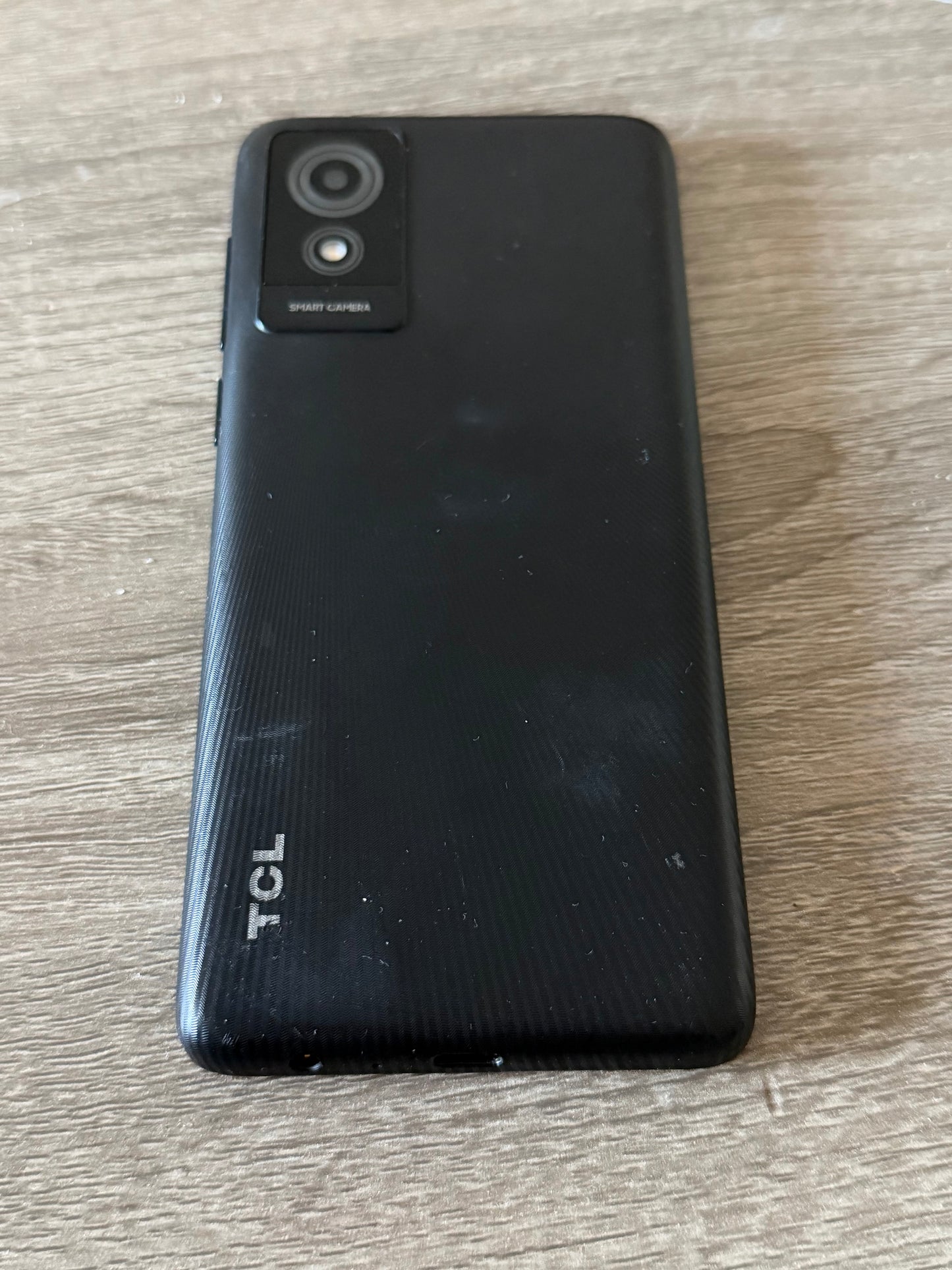 TCL 501 ( Model T433D) 32gb Black Unlocked