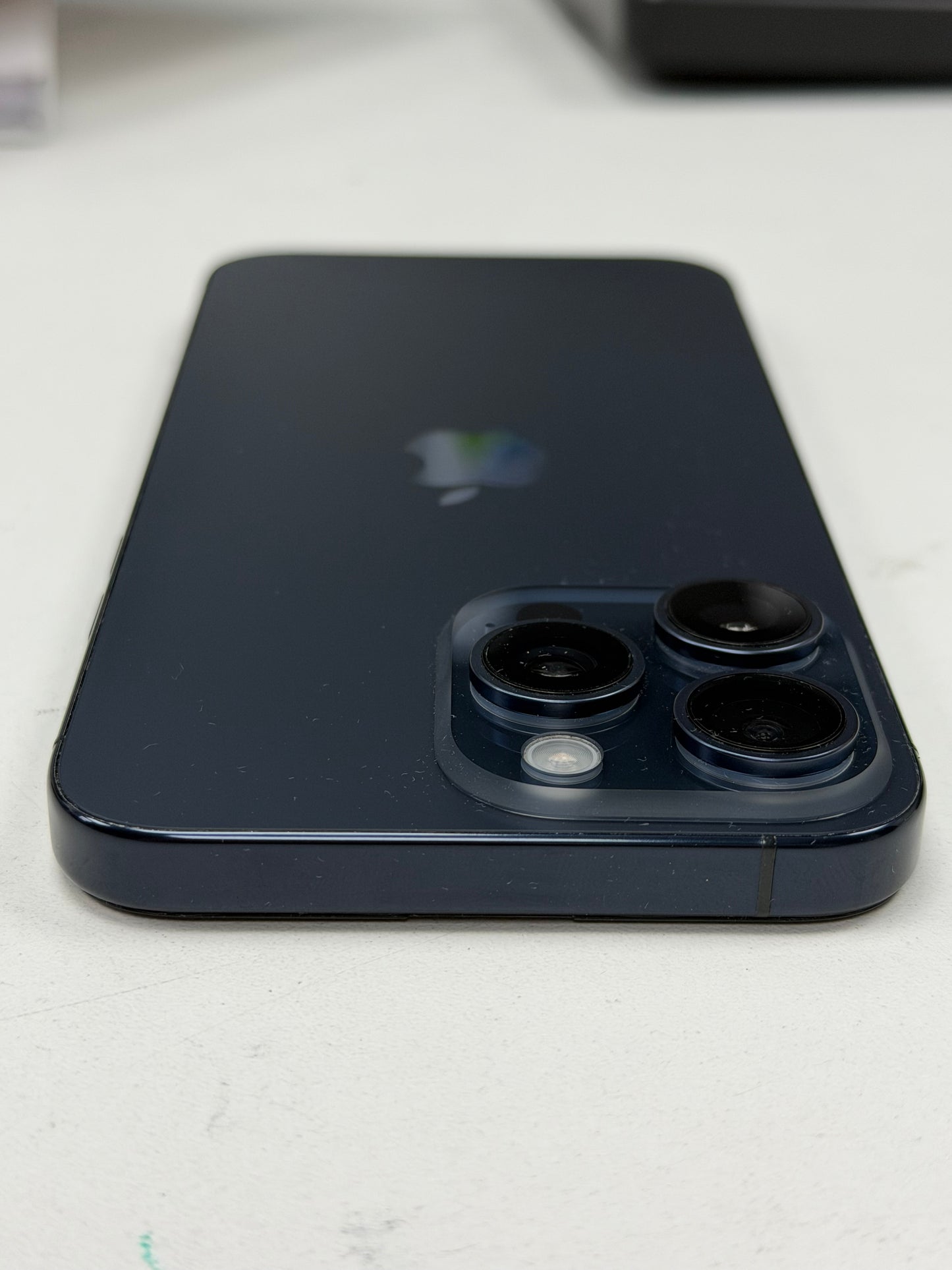 iPhone 15 Pro Max 256gb B/T Unlocked - 87% 🔋