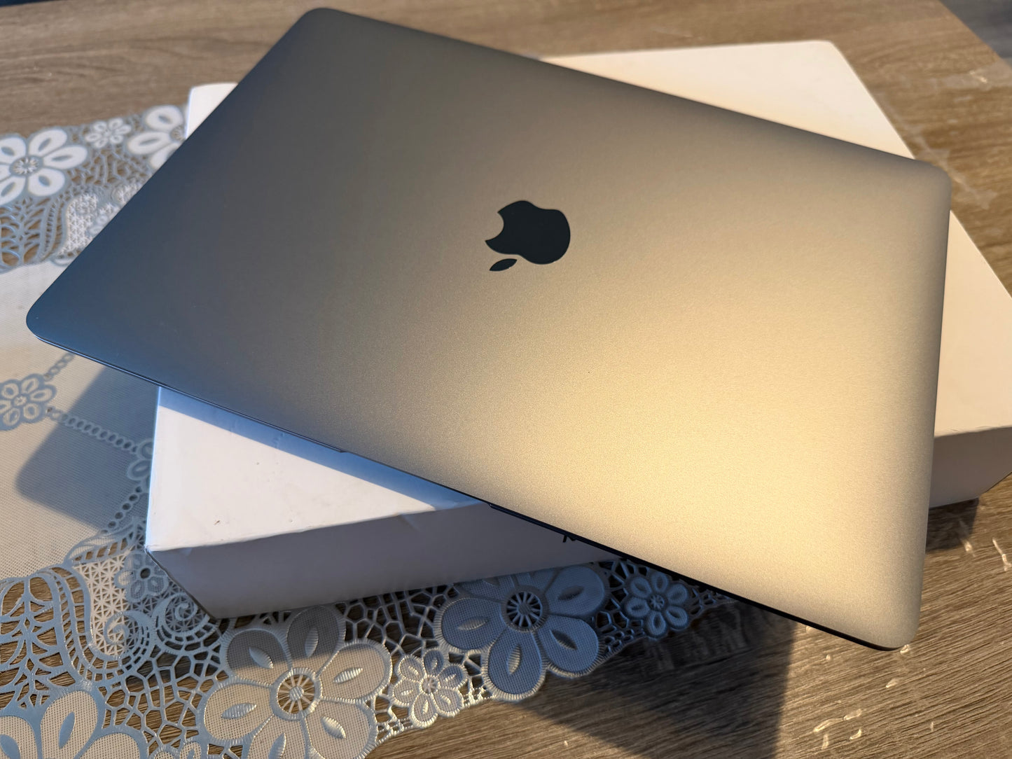 MacBook Air 13” M1 Chip 2020 8gb Ram 256gb